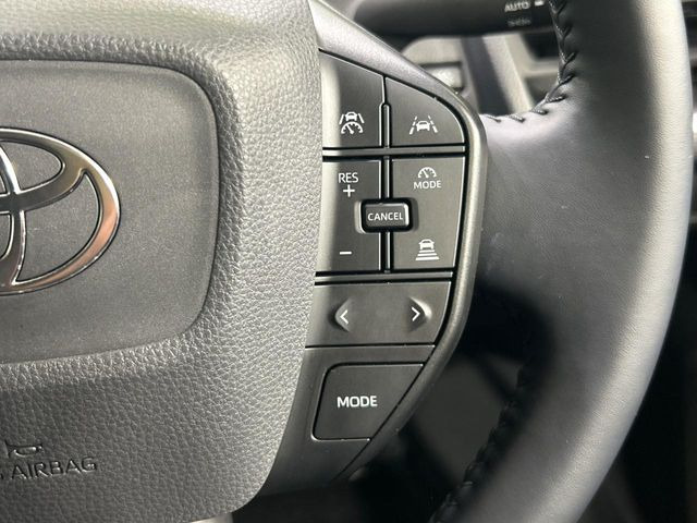 【レーダークルーズコントロール】高速道路での長距離走行が楽に!!自動で速度を保つクルーズコントロールが、衝突軽減システムと連携し、前方の車両を感知して車間を保つように速度調節してくれます!!