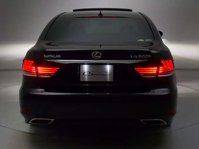 ★テールスモークやLED加工、マフラー、ルーフスポイラー、エアロパーツなど取り付け承ります!