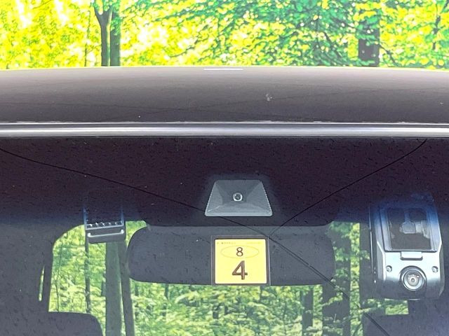 �y�z���_�Z���V���O�z���s���ɑO���̎ԗ�����F�����A�Փ˂������Ȏ��͌x��ƃu���[�L�ŏՓˉ���Ɣ�Q�y�����A�V�X�g�B�����S�Ƀh���C�u�����y���݂��������܂��B