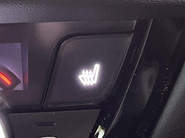 【シートヒーター】寒い日に重宝するシートヒーター!エアコンより早く温まってくれるので寒がりの人も安心ですね♪エアコンの温風は乾燥するから苦手、という方にもをおすすめです。