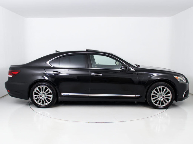 社外アルミホイール取付・スピンドルエアロ取付・各メーカーエアロ取付・車高調・ローダウン・ライトカスタム・スモークフィルム施工OK!お気軽にご相談下さい!