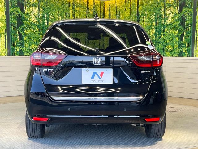 安心の最長10年・走行無制限保証(有償)をご用意。保証内容も充実はもちろん、無料点検&オイル交換や、年中無休の全国・24時間ロードサービスも付帯されておりますのでご安心下さい。