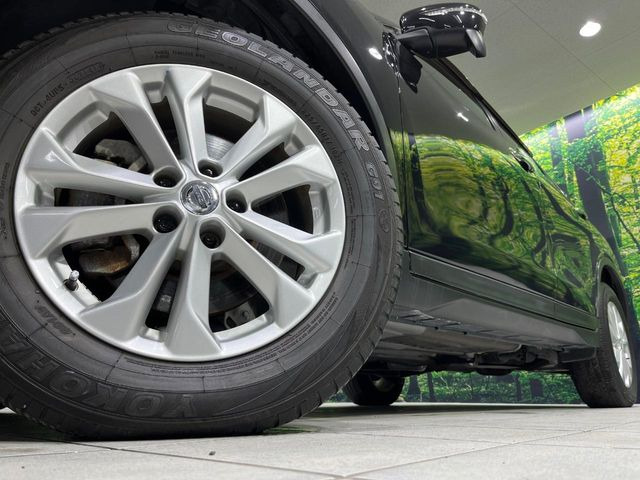 【純正17インチアルミホイール】外観にマッチした純正アルミホイールを装着しております。各種社外アルミホイールや、スタッドレスタイヤも取扱いしております。是非ご相談ください♪