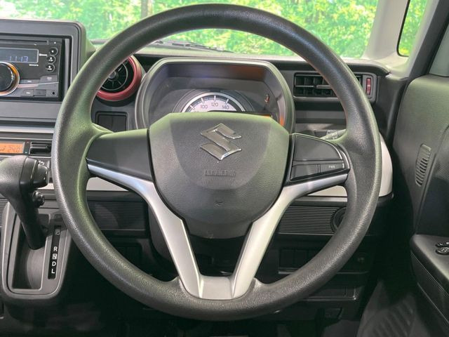 ステアリングも使用感が少なく、きれいな状態となっております♪