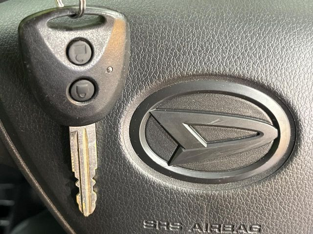 �y�L�[�t���[�V�X�e���z�J�o����|�P�b�g�ɓ��ꂽ�܂܂ł��h�A�̎{���E�������\�ȃX�}�[�g�L�[�𑕔��B�G���W���̃I���E�I�t�����J�M�����o���K�v����������Ƃ��Ă��֗��ł���