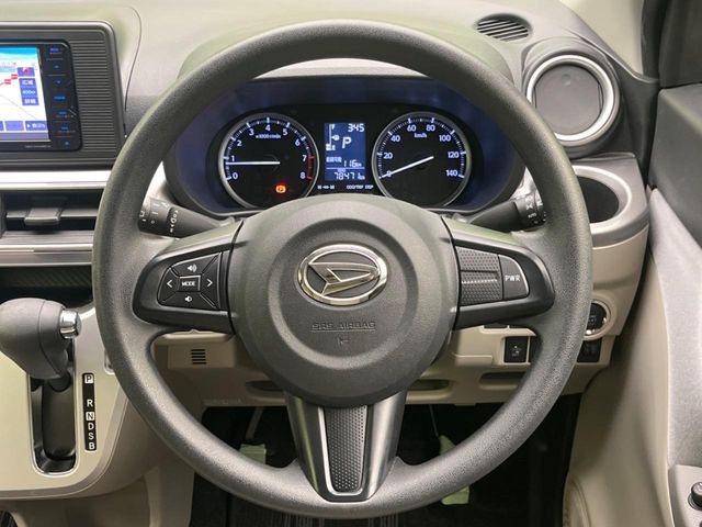 �y�����v�����X�e�A�����O�z�㎿�Ȋv���g�p���邱�ƂŁA��ɂ����������݂ƂĂ��^�]���₷���n���h���ł���