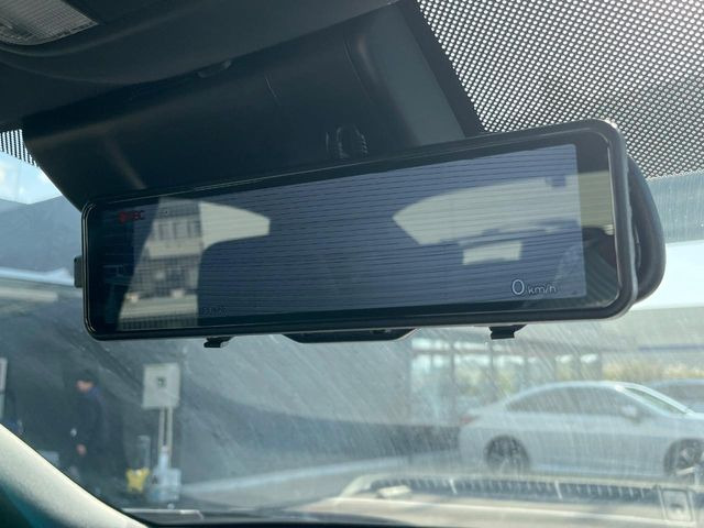 �y�f�W�^���~���[�z��Ȃ̑傫�ȉו��⓯��҂Ō�����m�F���Â炢���ł����S!�J�������B�e�����ԗ�����̉f�������[���~���[���ɕ\���B�N���A�Ȏ��E�ŏ󋵂̊m�F���\�ł�!