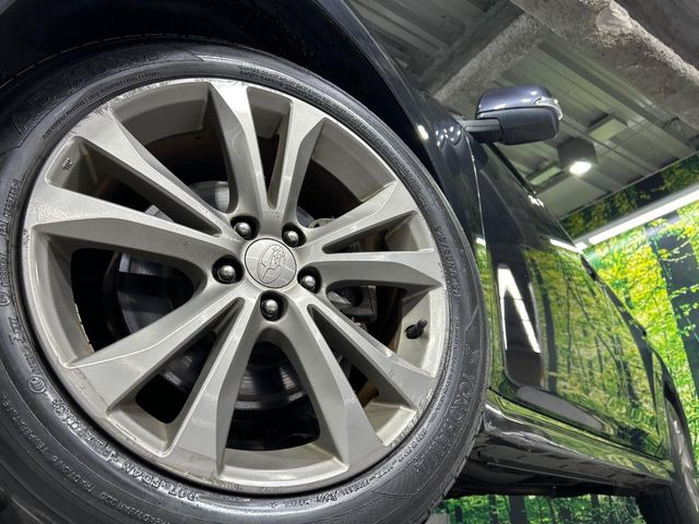 �y����17�C���`�A���~�z�C�[���z�O�ςɃ}�b�`���������A���~�z�C�[���𑕒����Ă���܂��B�e��ЊO�A���~�z�C�[����A�X�^�b�h���X�^�C�����戵�����Ă���܂��B���񂲑��k����������