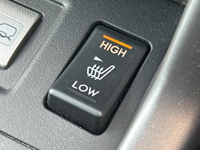 【シートヒーター】寒い日に重宝するシートヒーター!エアコンより早く温まってくれるので寒がりの人も安心ですね♪エアコンの温風は乾燥するから苦手、という方にもをおすすめです。