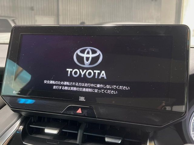 【12.3インチディスプレイオーディオ】スマートフォンと連携が可能な大画面ディスプレイオーディオです。スマートフォンのナビ機能を使用したり、Bluetooth接続で音楽もお楽しみいただけます!