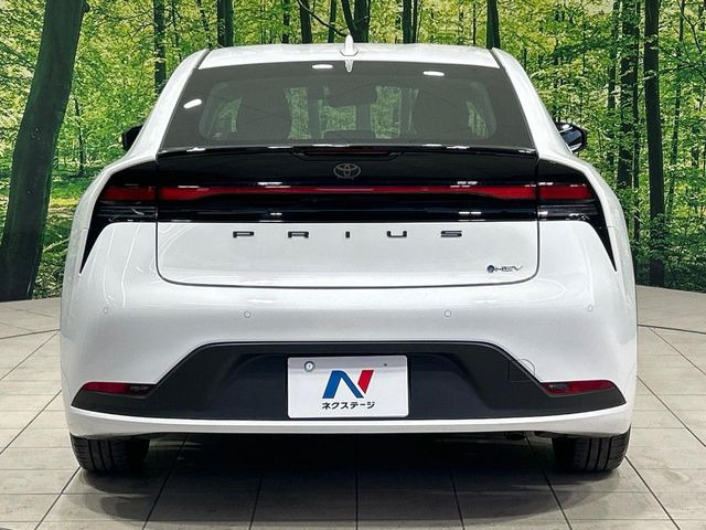 安心の最長10年・走行無制限保証(有償)をご用意。保証内容も充実はもちろん、無料点検&オイル交換や、年中無休の全国・24時間ロードサービスも付帯されておりますのでご安心下さい。