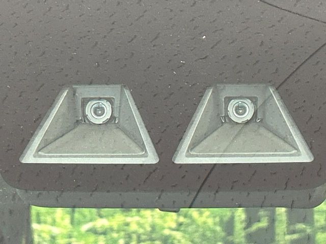 �y�X�}�[�g�A�V�X�g�z���s���ɑO���̎ԗ�����F�����A�Փ˂������Ȏ��͌x��ƃu���[�L�ŏՓˉ���Ɣ�Q�y�����A�V�X�g�B�����S�Ƀh���C�u�����y���݂��������܂��B