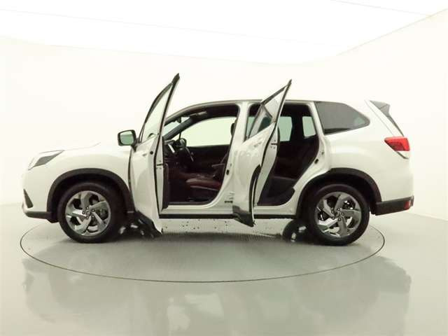 フォレスター1.8 STI スポーツ 4WD