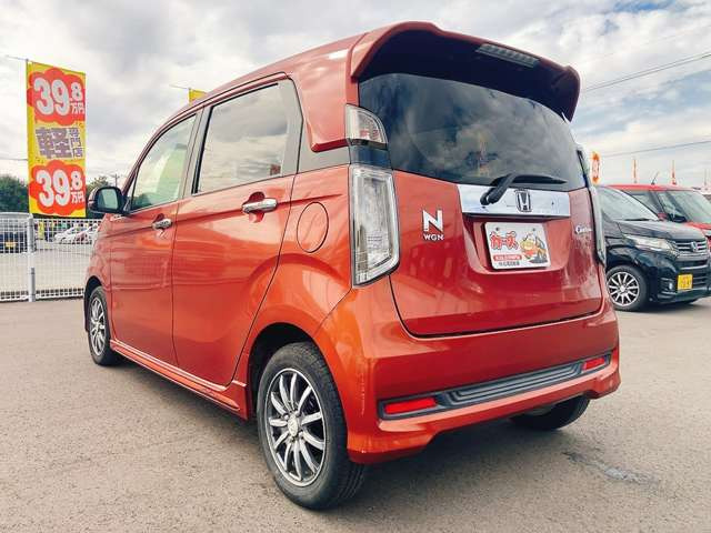 ���X�ł͌y�����Ԃ��畁�ʎԂ܂ŕ��L���I�[�����[�J�[�̎Ԏ�E�F�E�O���[�h��L�x�ɑ����Ă���܂��B