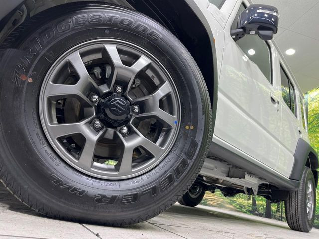 �y����15�C���`�A���~�z�C�[���z�O�ςɃ}�b�`���������A���~�z�C�[���𑕒����Ă���܂��B�e��ЊO�A���~�z�C�[����A�X�^�b�h���X�^�C�����戵�����Ă���܂��B���񂲑��k����������