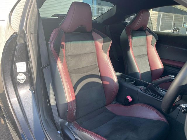 �y��p�X�|�[�c�V�[�g�z�z�[���h���ɗD��A�J�[�u���̑̂������}�����Ă���܂��B�܂��A�̂Ƀt�B�b�g���邩�獘��w�������ɂ����A�����O�h���C�u�⍂�����s�ł����K�ɂ��߂������������܂���