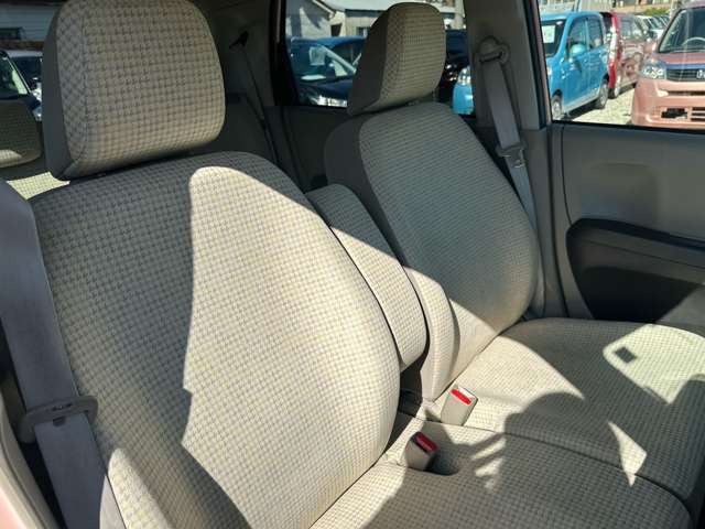 ���X�ł͌y�����Ԃ��畁�ʎԂ܂ŕ��L���I�[�����[�J�[�̎Ԏ�E�F�E�O���[�h��L�x�ɑ����Ă���܂��B