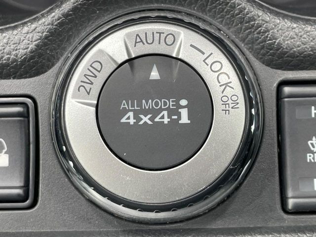 �y�I�[�����[�h4&times;4�z2WD/4WD���[�h����y�ɐ؂�ւ��\�B�R��d����2WD�A�X�^�b�N���ɖ𗧂�LOCK�AAUTO���[�h�ł�4WD�̔z���������Œ������A�H�ʏ󋵂��킸���肵��������T�|�[�g�B