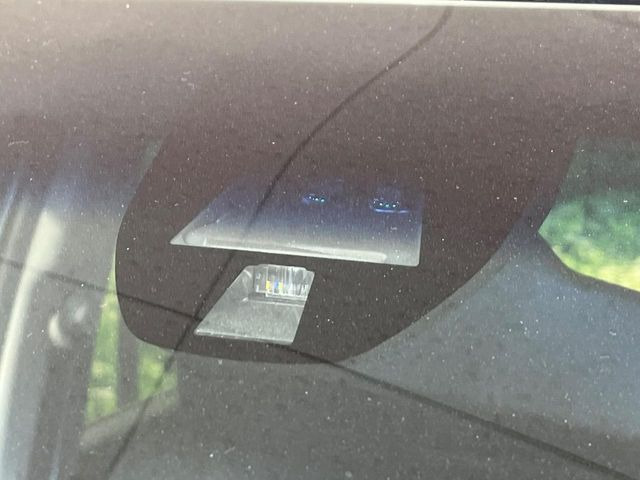 �y�z���_�Z���V���O�z���s���ɑO���̎ԗ�����F�����A�Փ˂������Ȏ��͌x��ƃu���[�L�ŏՓˉ���Ɣ�Q�y�����A�V�X�g�B�����S�Ƀh���C�u�����y���݂��������܂��B