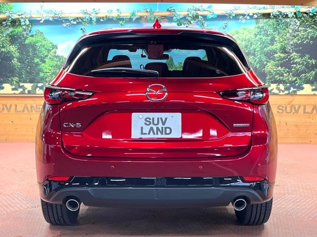 安心の最長10年・走行無制限保証(有償)をご用意。保証内容も充実はもちろん、無料点検&オイル交換や、年中無休の全国・24時間ロードサービスも付帯されておりますのでご安心下さい。