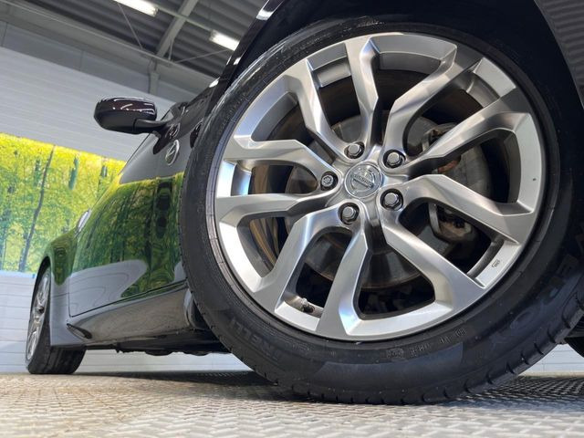 �y����18�C���`�A���~�z�C�[���z�O�ςɃ}�b�`���������A���~�z�C�[���𑕒����Ă���܂��B�e��ЊO�A���~�z�C�[����A�X�^�b�h���X�^�C�����戵�����Ă���܂��B���񂲑��k����������