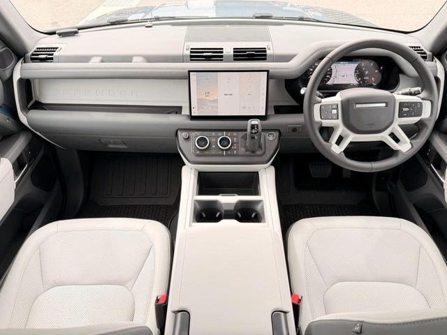 ディフェンダー90 Xダイナミック HSE 3.0L D350 ディーゼル 4WD