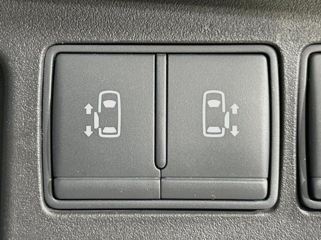 �y�����p���[�X���C�h�h�A�z�X�}�[�g�L�[��^�]�Ȃ̃X�C�b�`�Ō�ȗ����X���C�h�h�A�̊J���\���d��������͂����ăh�A���J����K�v�������A�����Ȃ��q�l�ł��ȒP�ɊJ���߂ł����K�ł���