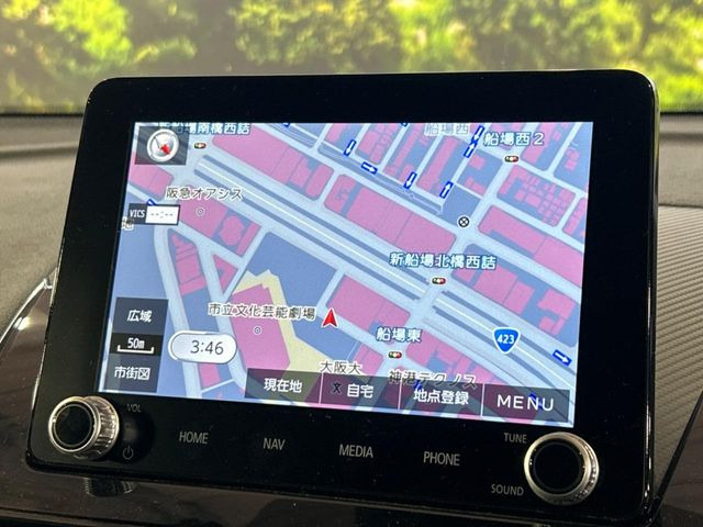 【純正ナビ】人気の純正ナビを装備しております。ナビの使いやすさはもちろん、オーディオ機能も充実!キャンプや旅行はもちろん、通勤や買い物など普段のドライブも楽しくなるはず♪