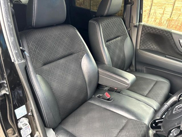 �y�n�[�t���U�[�V�[�g�z�������ƍ���S�n�𗼗������l�C�̃V�[�g���w�ʁE���ʂ̃t�@�u���b�N�f�ނ́A�ʋC���̗ǂ��⊊��ɂ����ɗD��Ă��܂��B�C���╞���ɍ��E���ꂸ���K�ɂ���肢�������܂��B