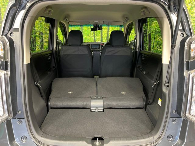 ���i�̂���������ʋ΁A���}���ɏ\���ȉ׎��X�y�[�X���m�ۂ��Ă���܂��B�Z�J���h�V�[�g��|���ƁA�傫�ȉו��̐ύڂ��\�ł���