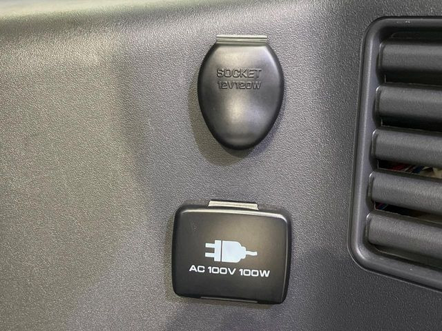 �y�A�N�Z�T���[�R���Z���g�z�L�����v��X�|�[�c�A�A�E�g�h�A�ł̃A�N�e�B�r�e�B�͂������A�ЊQ�E��d�̍ۂɏ����ɂ��Ȃ�AC100V�R���Z���g�𑕔���P�[�^�C��^�u���b�g�A�Q�[���@��̏[�d�ɂ���