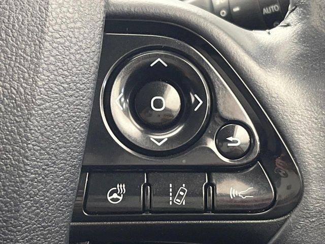 【プリクラッシュセーフティ】前方の車両等を検知し、衝突しそうな時は警報で注意を促し、ブレーキを踏む力をサポート。ブレーキを踏めなかった場合は衝突被害軽減ブレーキが作動、衝突回避をサポートします。