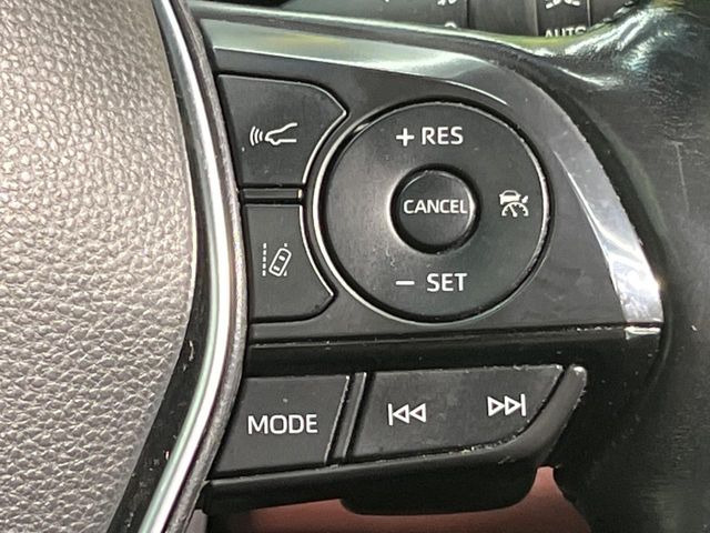 【レーダークルーズコントロール】高速道路での長距離走行が楽に!!自動で速度を保つクルーズコントロールが、衝突軽減システムと連携し、前方の車両を感知して車間を保つように速度調節してくれます!!