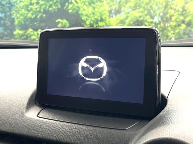 【メーカー純正ナビ】インテリアに溶け込むスタイリッシュな「専用設計」メーカーナビを装備♪視認性や操作性など基本性能にも優れ、より上質なカーライフをお楽しみいただけます。