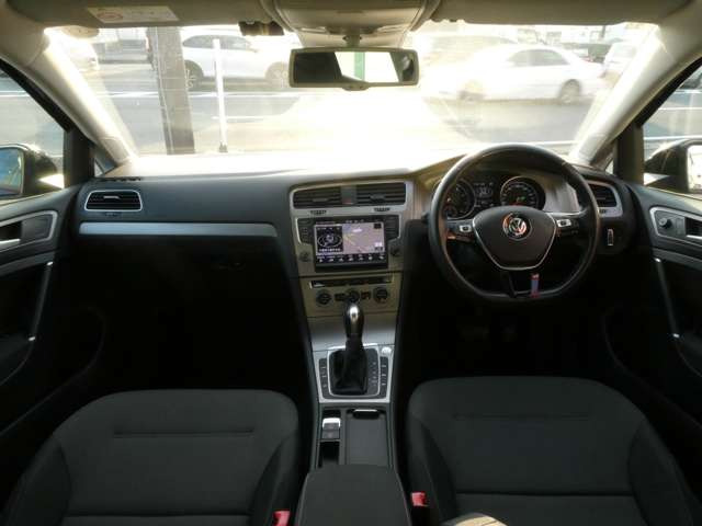 �i�����ꂽ�C���p�l����́A�X�^�C���b�V�������쐫�⎋�F���ɂ��D��A�O���̂��Ȃ��f�U�C���ɂȂ��Ă���܂�!