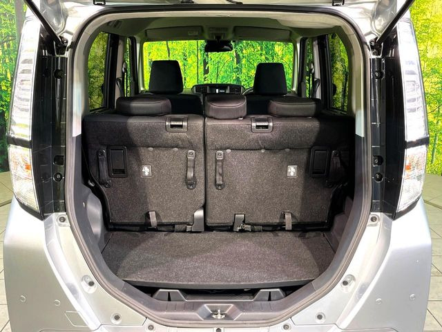 ���i�̂���������ʋ΁A���}���ɏ\���ȉ׎��X�y�[�X���m�ۂ��Ă���܂��B�Z�J���h�V�[�g��|���ƁA�傫�ȉו��̐ύڂ��\�ł���