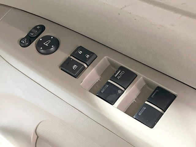 �y�d���i�[�~���[�z�T�C�h�~���[�͓d���i�[���ƂȂ��Ă���A�������ԏ�ł��L�Y�������X�N��}�����܂��B