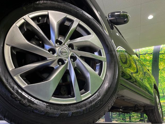 �y����18�C���`�A���~�z�C�[���z�O�ςɃ}�b�`���������A���~�z�C�[���𑕒����Ă���܂��B�e��ЊO�A���~�z�C�[����A�X�^�b�h���X�^�C�����戵�����Ă���܂��B���񂲑��k����������