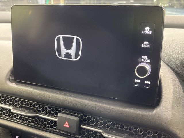 �y9�C���` �z���_�R�l�N�g�f�B�X�v���C�z���F���̍������ʃf�B�X�v���C�Ńi�r�̎g�p��A�������̃X�}�[�g�t�H���ƘA�g����bluetooth�ł̉��y�Đ����\�ł���