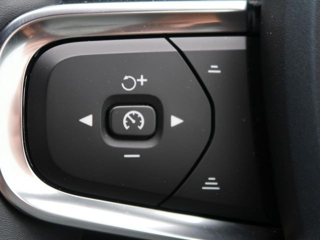 �y�p�C���b�g�E�A�V�X�g�z�a�؎����葬�x�ł̏��񑖍s���ɋN������΃A�N�Z���E�u���[�L�E�X�e�A�����O�������Ő��䂵�A���H�󋵂ɉ����ăh���C�o�[���A�V�X�g�B�������^�]���̕��S���y������܂��B