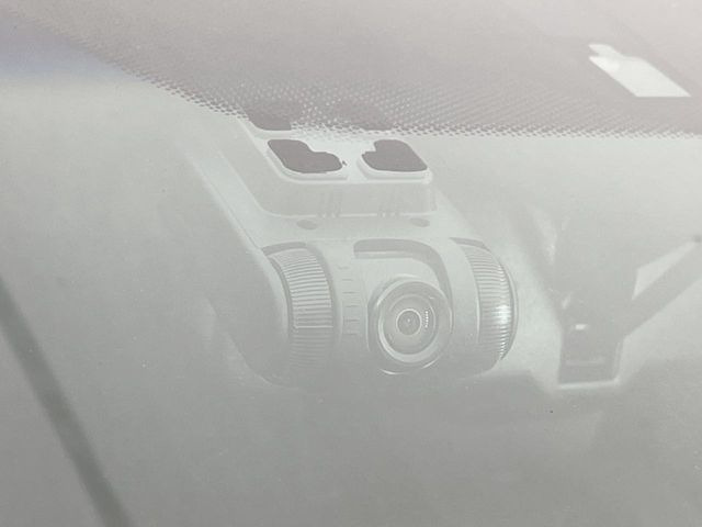 【ドライブレコーダー】安心・安全なカーライフに必須のドライブレコーダーを装備!走行中はもちろん、あおり運転や事故に遭遇した際の状況も映像で記録し、万一のリスクに備えます。