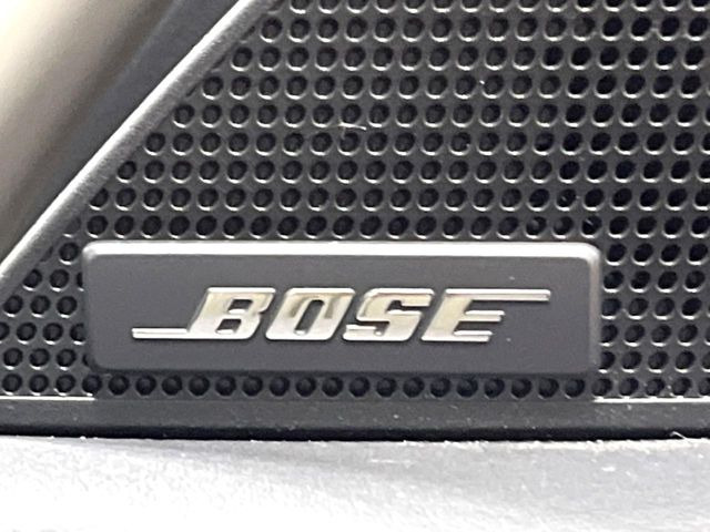 �yBISE�T�E���h�V�X�e���z���[�J�[�I�v�V�����̍��i�ʃT�E���h�V�X�e���𓋍ځB��p�̃`���[�j���O���{���ꂽ�召�l�X�ȃX�s�[�J�[����ǎ��ȃT�E���h���t�ł��A�Տꊴ���ӂ�鉹����Ԃ����o���܂��B