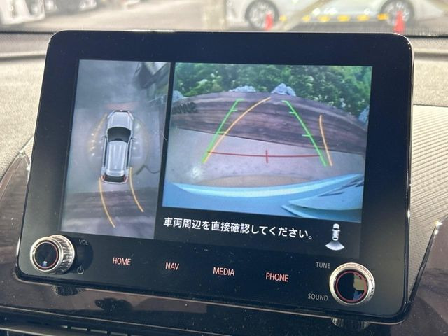 【マルチアラウンドモニター】専用のカメラにより、上から見下ろしたような視点で360度クルマの周囲を確認することができます☆死角部分も確認しやすく、狭い場所での切り返しや駐車もスムーズに行えます。