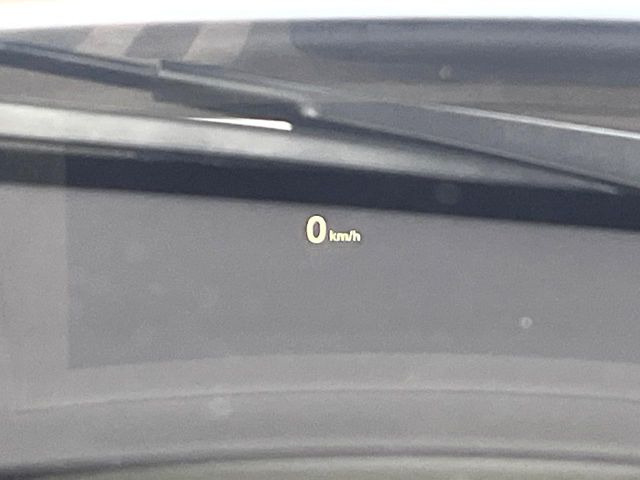 ���w�b�h�A�b�v�f�B�X�v���C:���݂̑��x�⑖�s�����f�W�^���\���ŉ^�]�ȑO���̃K���X�ɓ��e!�^�]���A���������炳���K�v�ȏ����m�F�ł���̂łƂ��Ă��֗��ň��S!