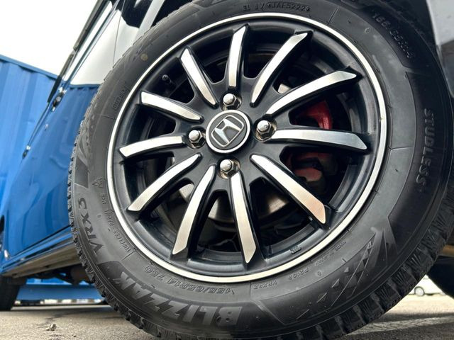 �y����14�C���`�A���~�z�C�[���z�O�ςɃ}�b�`���������A���~�z�C�[���𑕒����Ă���܂��B�e��ЊO�A���~�z�C�[����A�X�^�b�h���X�^�C�����戵�����Ă���܂��B���񂲑��k����������