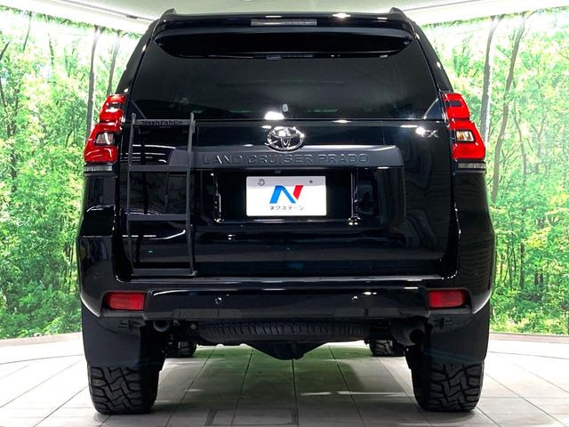 安心の最長10年・走行無制限保証(有償)をご用意。保証内容も充実はもちろん、無料点検&オイル交換や、年中無休の全国・24時間ロードサービスも付帯されておりますのでご安心下さい。