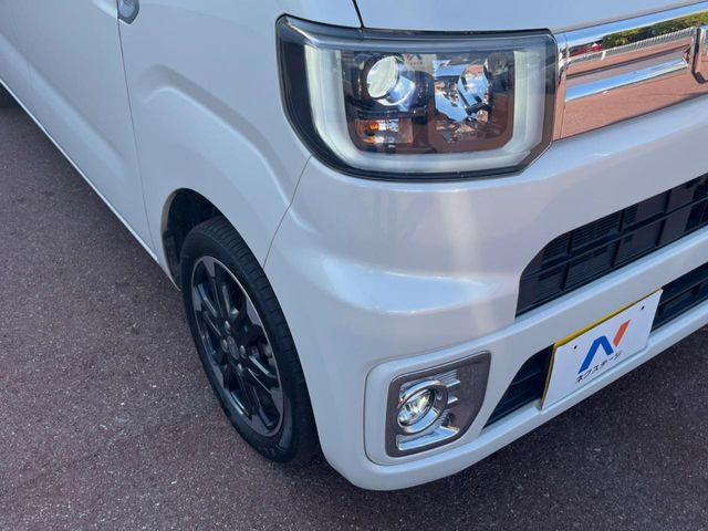 �yLED�w�b�h���C�g�z���V����ԑ��s�����ǍD�Ȏ��E���m�ۂ����S���ĉ^�]�ł��鍂�P�xLED�w�b�h���C�g�𑕔�!�_�����x�������A����d�͂��}�����Ă��܂��B