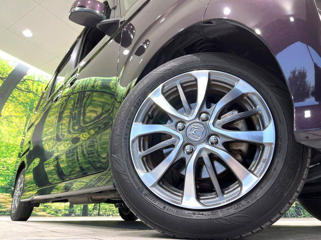 �y����14�C���`�A���~�z�C�[���z�O�ςɃ}�b�`���������A���~�z�C�[���𑕒����Ă���܂��B�e��ЊO�A���~�z�C�[����A�X�^�b�h���X�^�C�����戵�����Ă���܂��B���񂲑��k����������