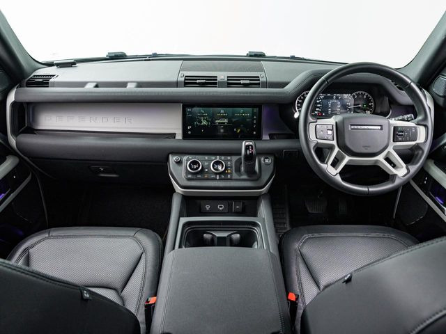 ディフェンダー110 X ダイナミック SE 3.0L D300 ディーゼル 4WD