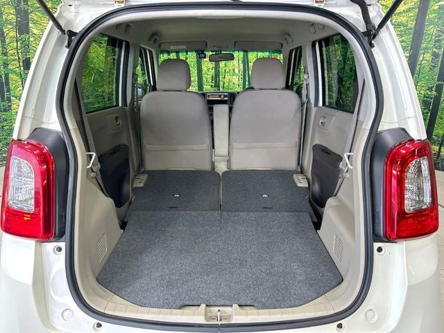 ���i�̂���������ʋ΁A���}���ɏ\���ȉ׎��X�y�[�X���m�ۂ��Ă���܂��B�Z�J���h�V�[�g��|���ƁA�傫�ȉו��̐ύڂ��\�ł���